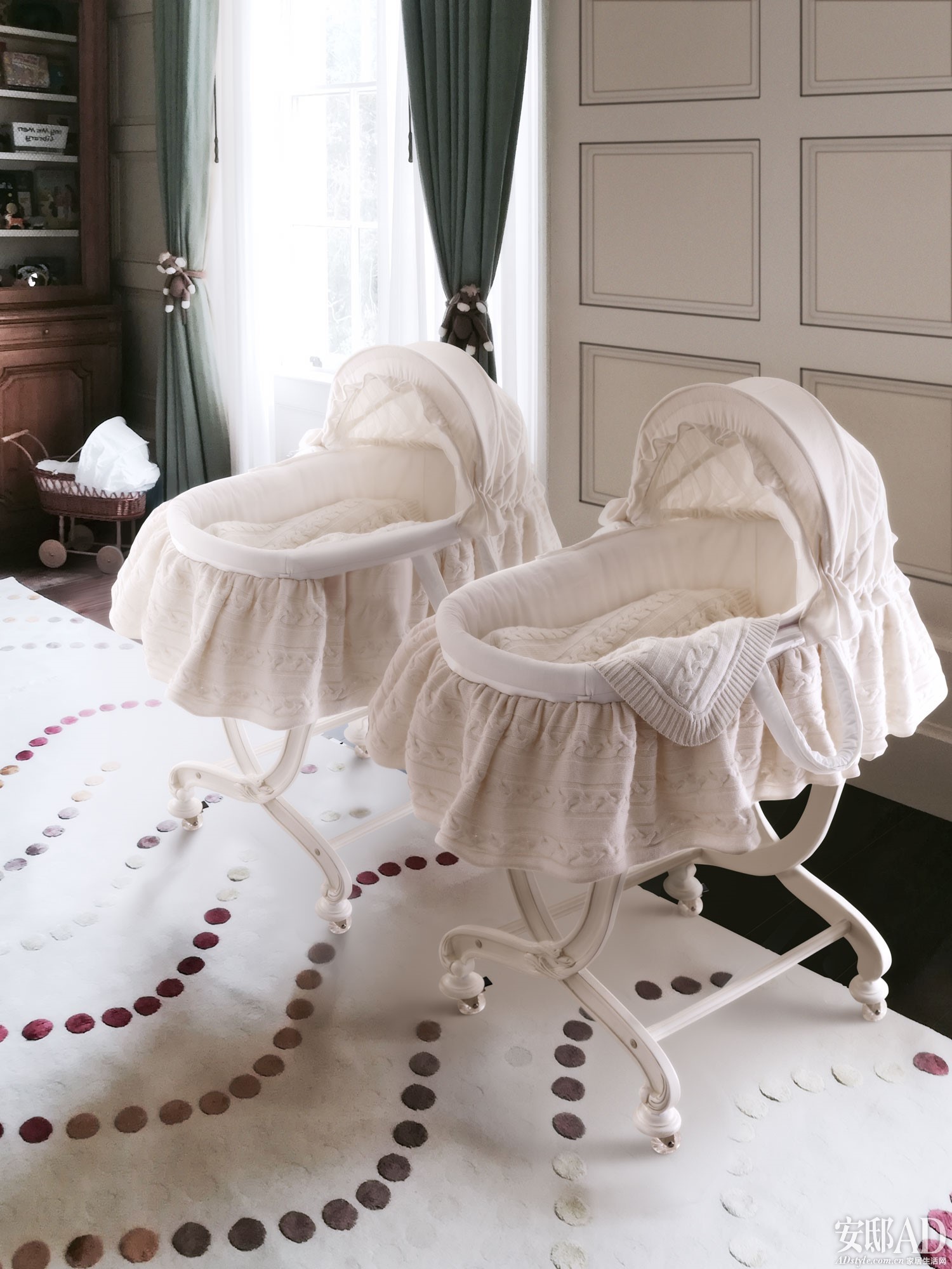 乔治克鲁尼妻子的一家,女儿奴英文