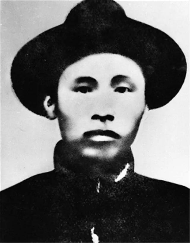 1951年苏州一位木材商被公安逮捕，两个月后被判死刑，他是谁