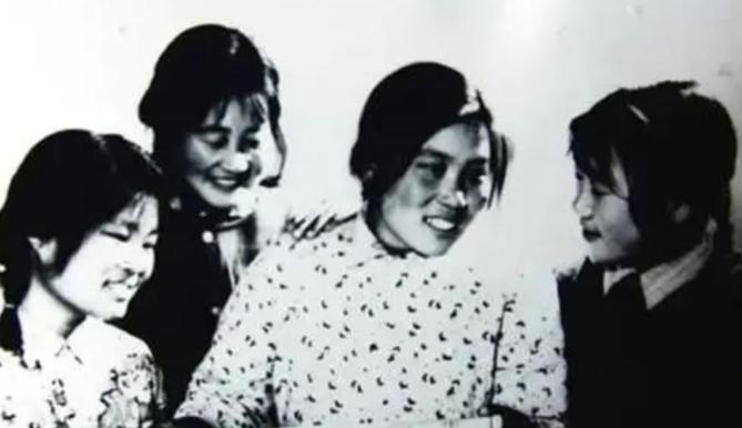 魏振芳捡到一个价值十亿的大钻石,魏振芳捡到钻石的视频