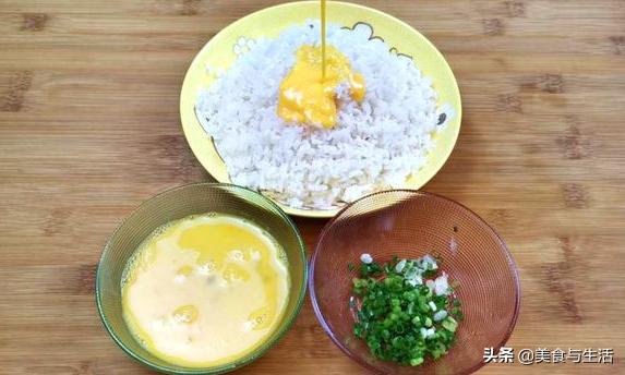 怎么让炒饭一粒一粒的不粘锅呢,炒饭怎么成一粒一粒的还不粘锅