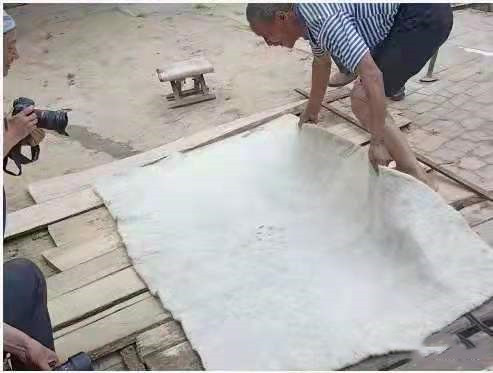 陇东黄土高原上的擀毡匠左立彦