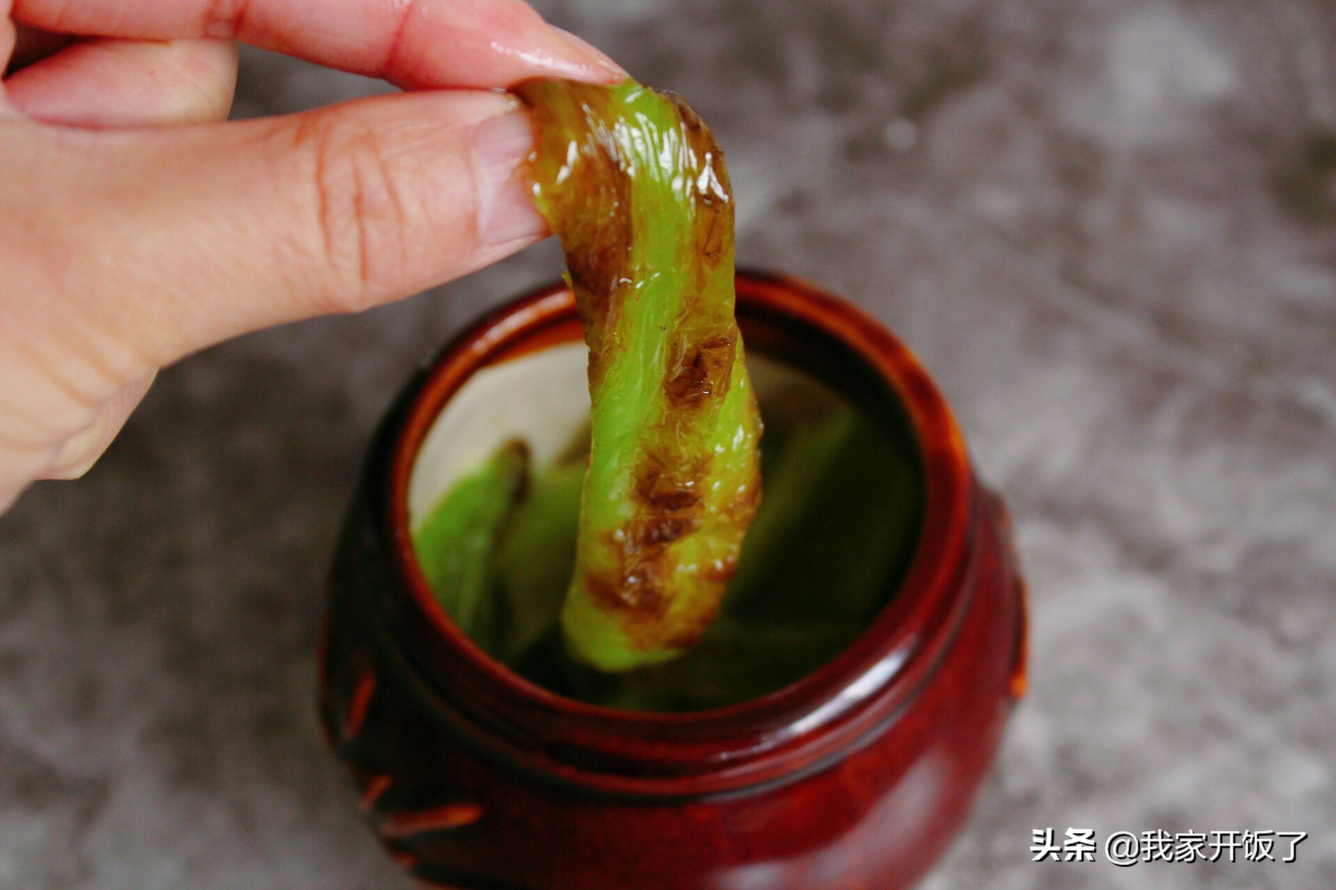 擂辣椒皮蛋入味,擂辣椒皮蛋拌饭辣不辣