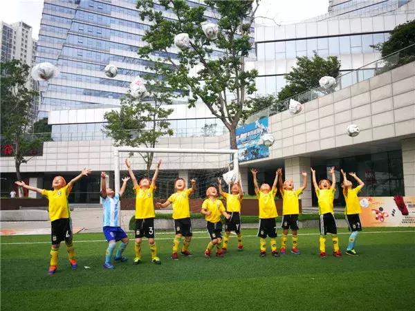 椋炴壃瓒崇悆鐩存挱,椋炴壃瓒崇悆璁粌鍩哄湴