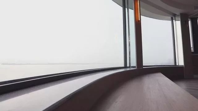 大师设计的湖景房,设计师设计两百平别墅