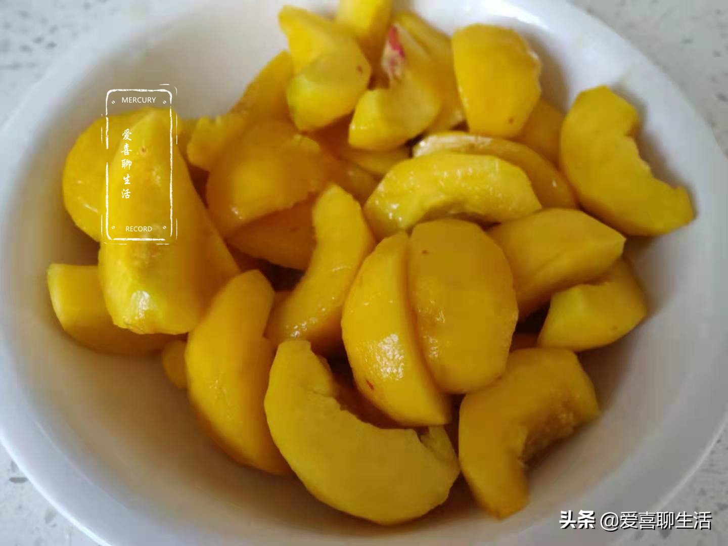 夏季遇见这水果别手软,一次多买点煮好存罐里,随吃随取方便省事