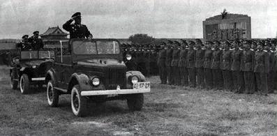 我军历史上最大规模军服换装几式,解放军第一次换装是什么水平