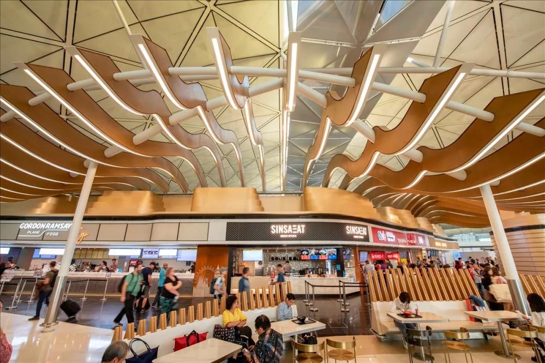 香港机场的回忆 (在香港机场旅行)