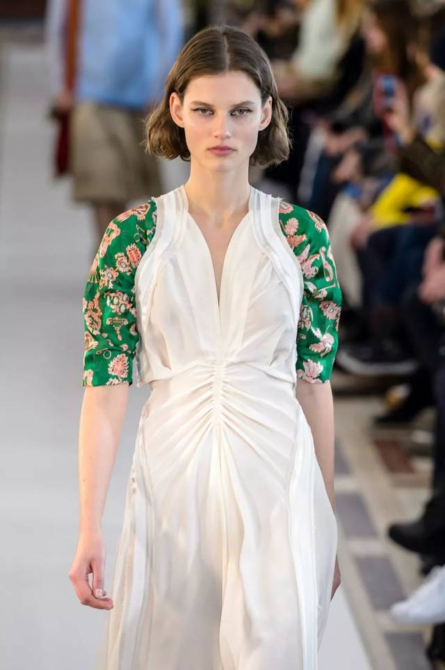 时尚圈刮起环保风,再也不怕衣服有褶皱