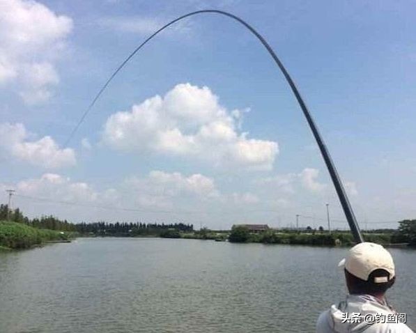 钓鱼如何用长竿子钓大鱼,短竿钓鱼小技巧和注意事项