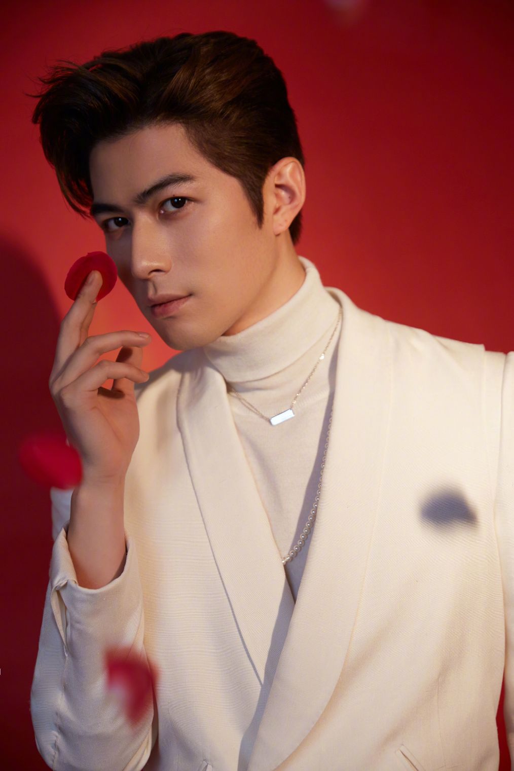 陈学冬车祸腿部受伤,陈学冬脖子扭伤视频