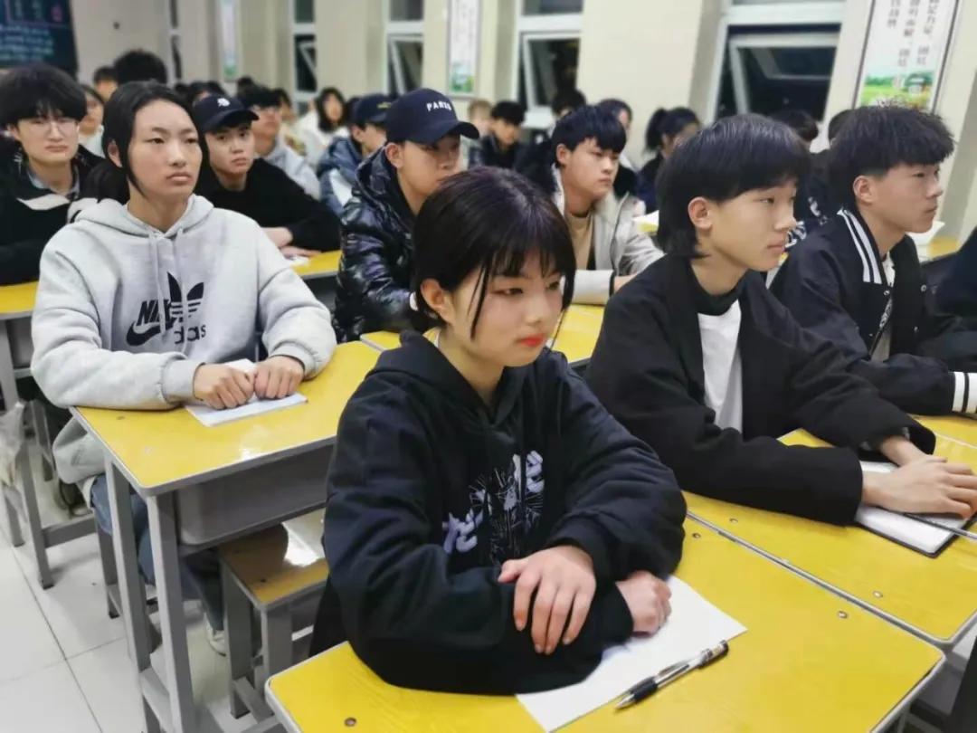 北方电子科技学院许昌,许昌北方电子科技学校开学典礼