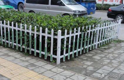 大街上护栏,马路中间的护栏学名叫什么