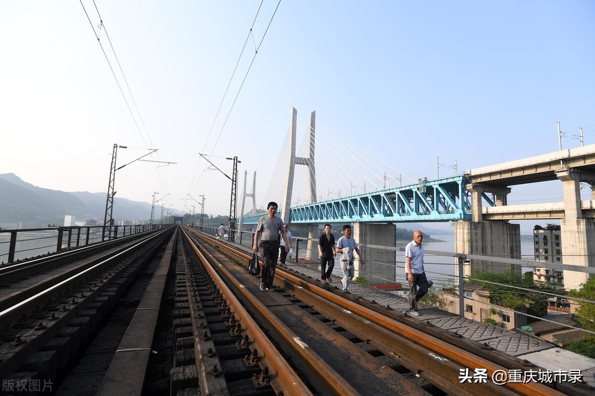 重庆有没有规划镇上的地铁,重庆主城人少的地方