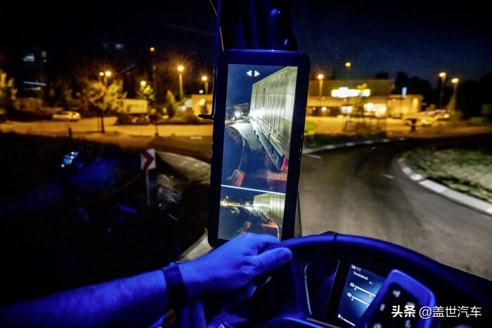 奔驰卡车电子倒车镜夜间模式,奔驰卡车后视镜有什么功能