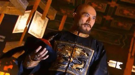 他被誉为“风月片”教父,拦截训练中的女兵,直言:我们结婚吧