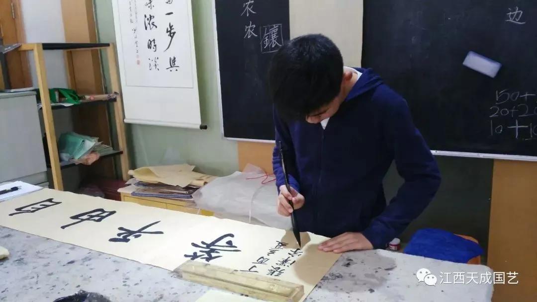 江西天成国艺书画培训中心首席导师陶其骖先生简介