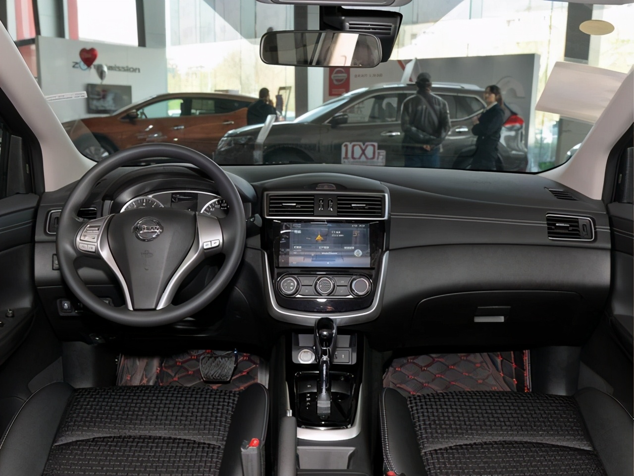 手握十二万能入手新雅阁吗,骐达和高尔夫哪个更值得购买一些