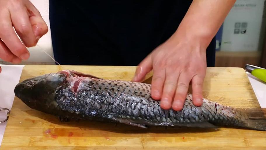 草鱼最美味的做法鲜香无腥味,草鱼最好吃的做法鲜嫩爽口