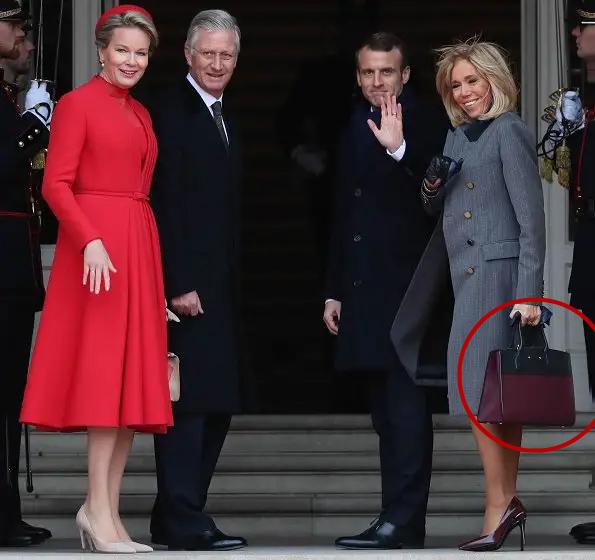马克龙妻子买lv口罩,法国总统马克龙夫人拎lv包