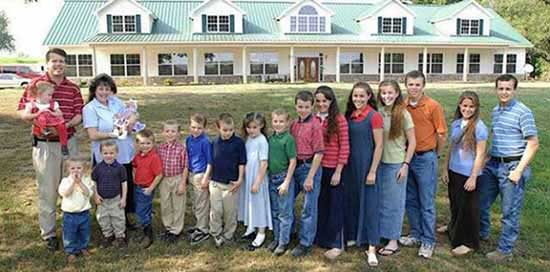 夫妻25年生19个孩子，太幸福了