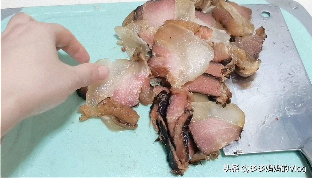 有霉的腊肉怎么吃,长霉的腊肉用火烧过可以吃吗