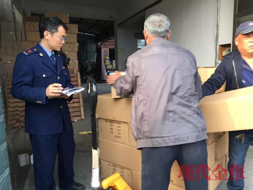 眼线笔成本不到一元,仿冒大牌的眼线笔