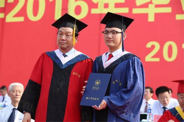 博士毕业选公务员还是高校教师,博士毕业科级还是科员级