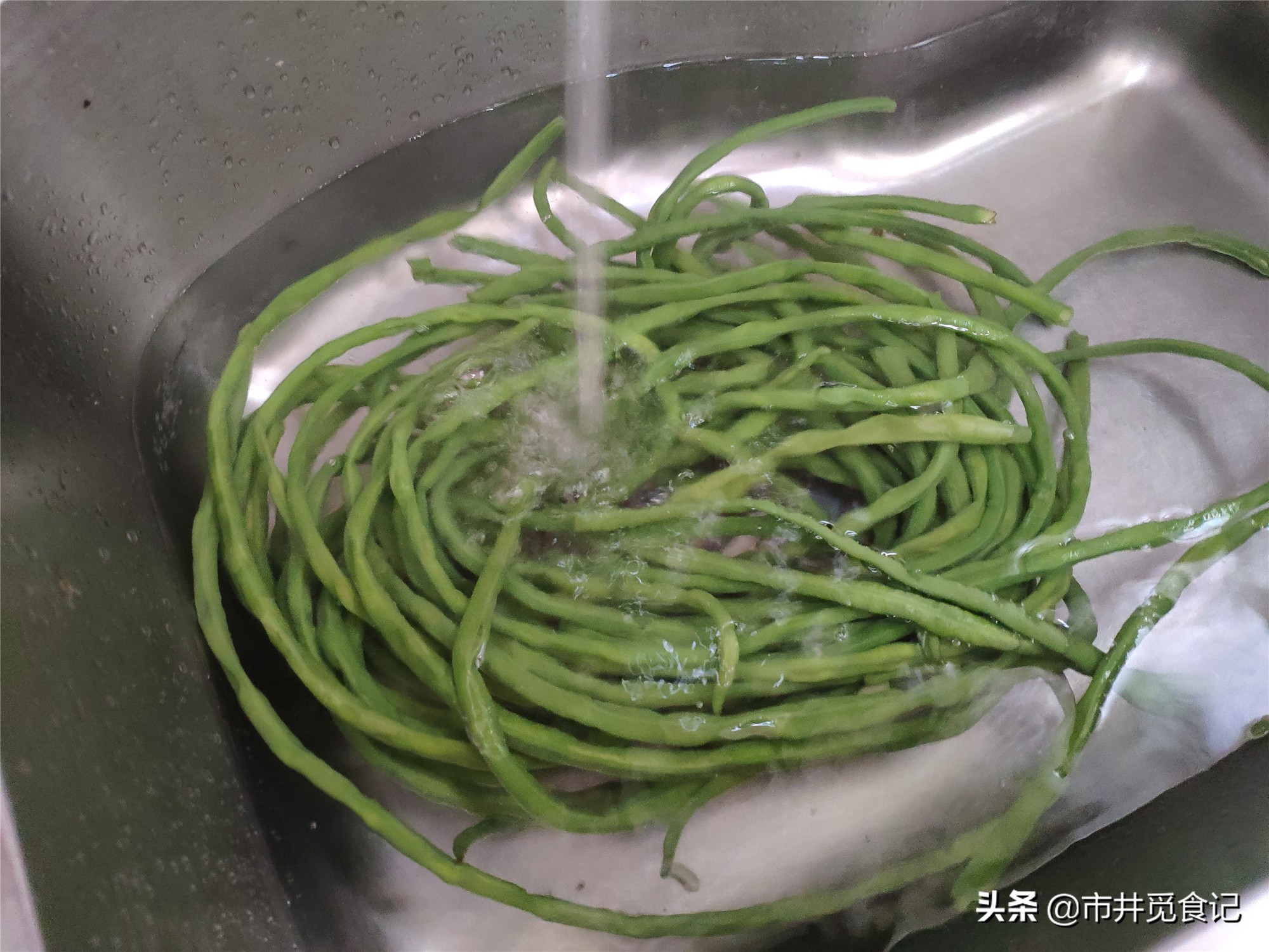 豆角晒7成干,新鲜豆角晒成干豆角一斤能出多少