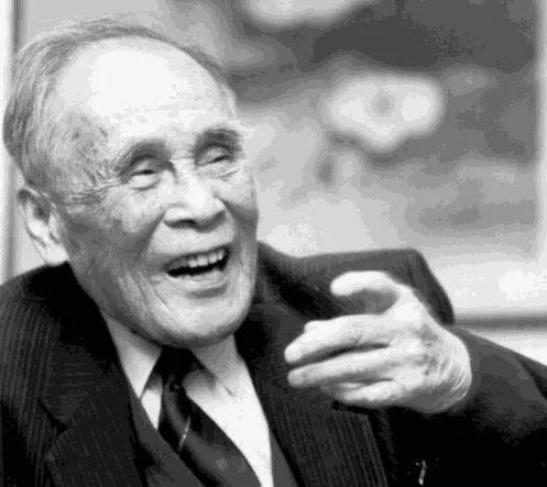 “超级富三代”逃亡海外六年，凭什么享受国葬待遇？