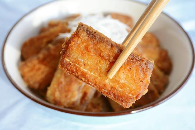 煎鱼不粘锅不破皮的正确做法简单,煎鱼小技巧保证不粘锅