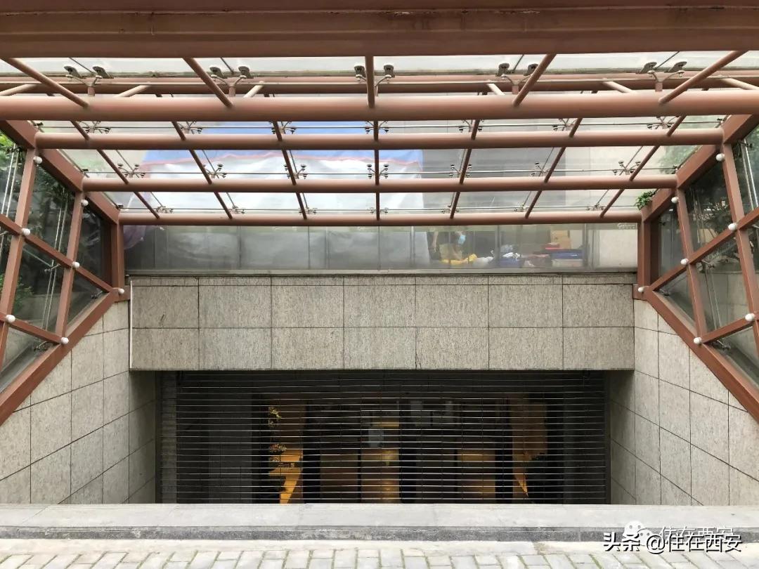 西安世纪金花钟楼店闭店,世纪金花为什么倒闭