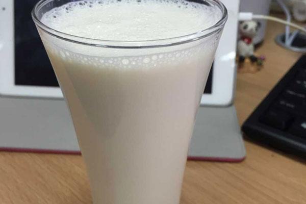 晚上吃苹果煮水能减肥还是会发胖,晚上十一点饿了吃西红柿会发胖吗