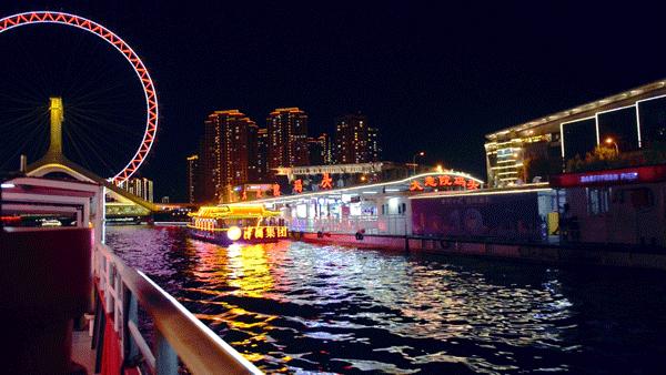抓住夏天的尾巴放肆玩乐，一起打卡隔壁城市这条网红游船