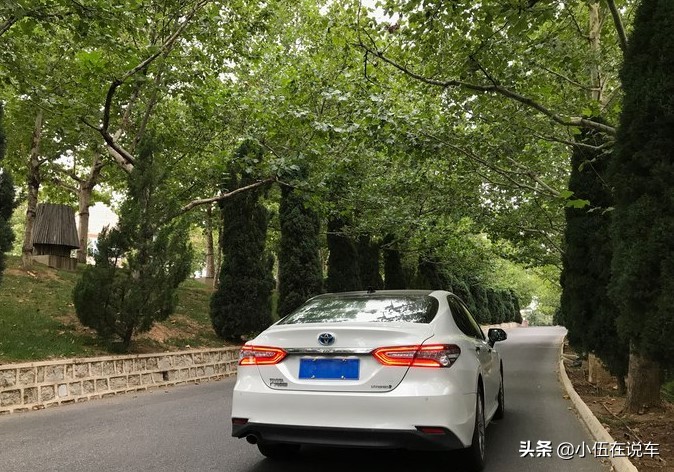 提车丰田凯美瑞2.0豪华版,丰田凯美瑞2.5l混动试驾车出售