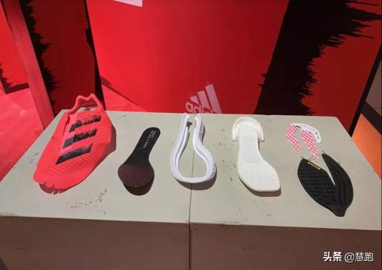 国产支撑型跑鞋对比测试,国产大体重支撑型跑鞋对比测试