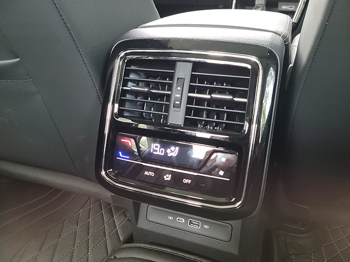 试驾新款*萨特帕**，转型年轻化不仅仅是颜值，操控也变了？