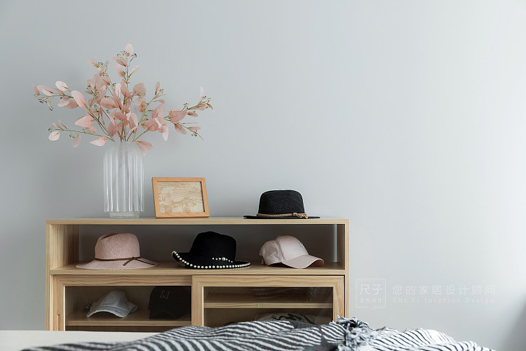 没有沙发墙的房子怎么设计好看,省钱设计房屋