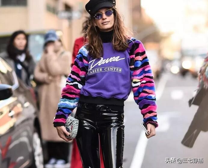 皮裤太薄了里面穿什么,皮裤难看吗