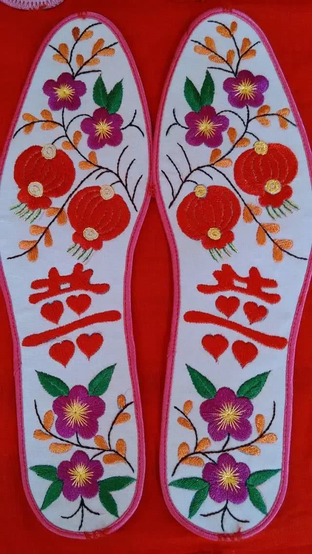 十字绣鞋垫花样图解大图,最受欢迎的小格子鞋垫图案