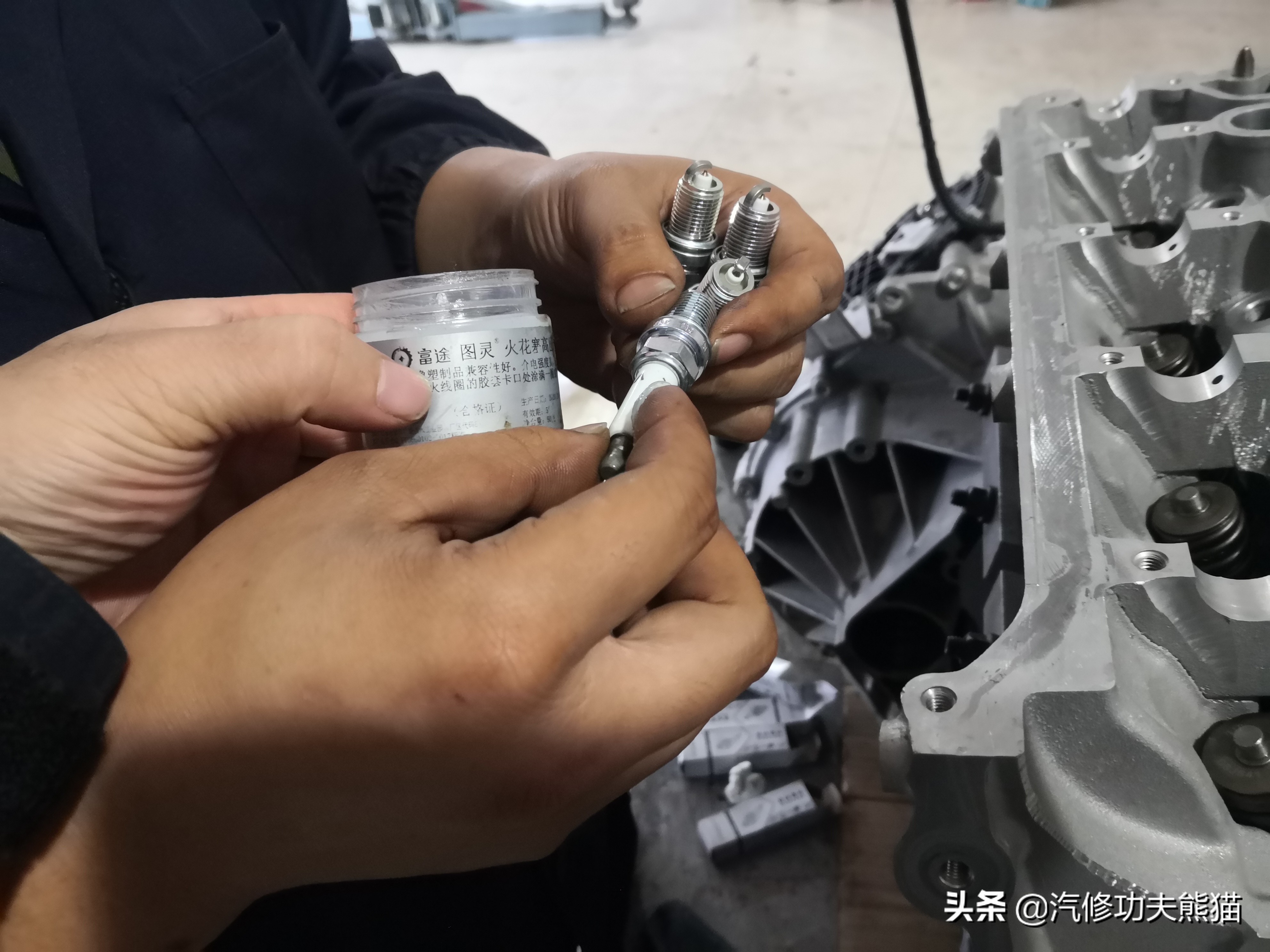 dsg双离合起步抖动有异响,大众帕萨特3.0v6发动机烧机油