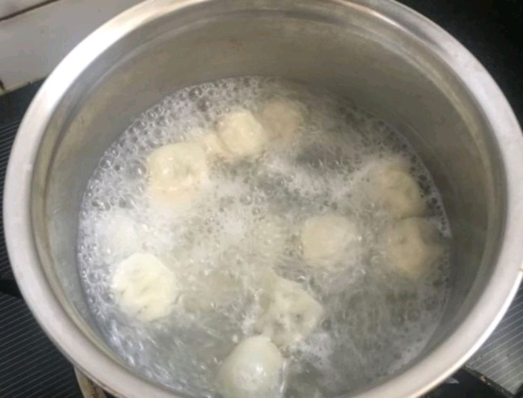 煮馄饨的正确方法几分钟,煮小馄饨怎么煮