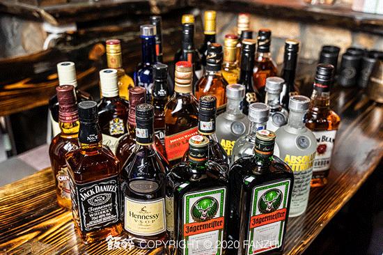 冰啤无限续！这间「东南亚风情」小酒馆，有珠海人理想的夜生活