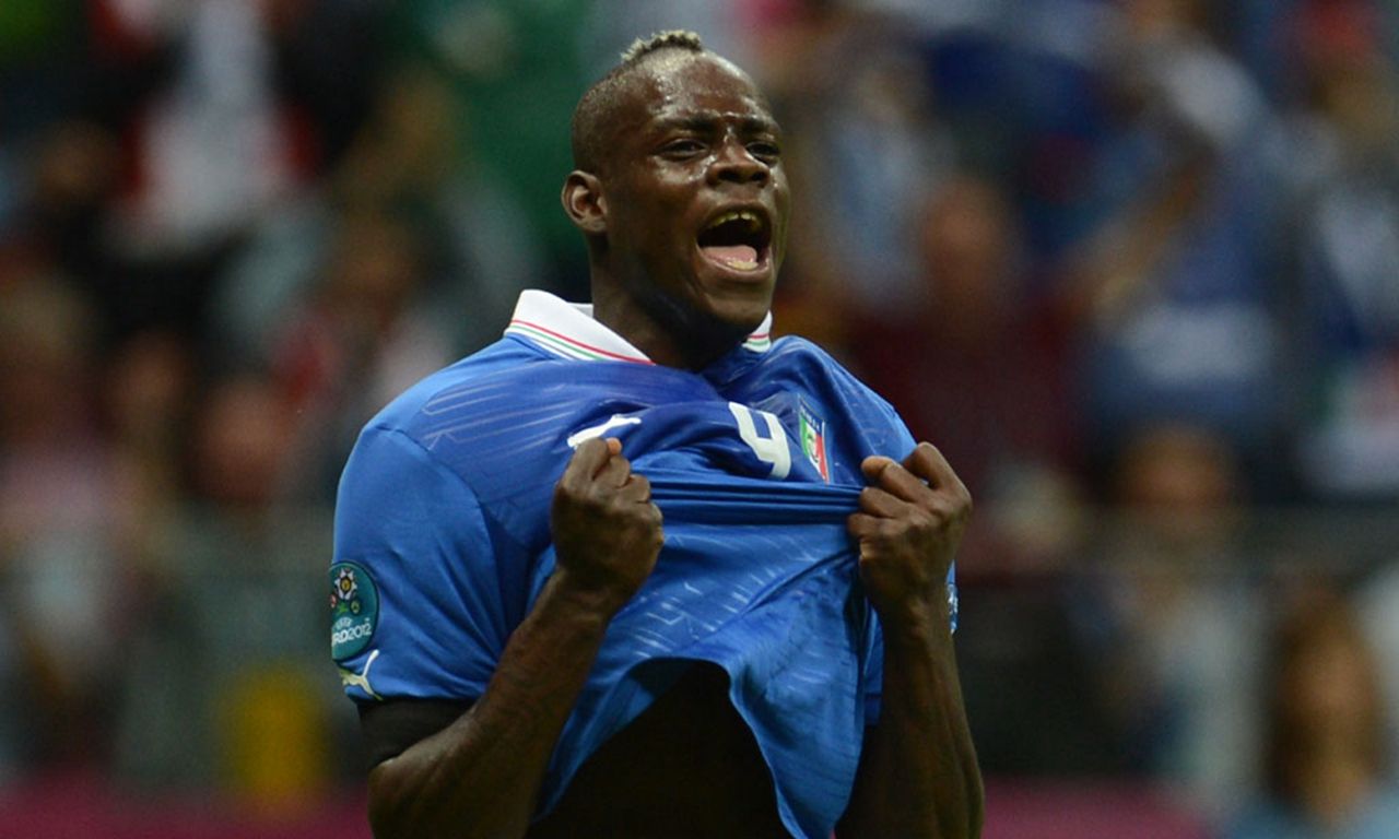 球员评价巴洛特利,巴洛特利回报养父母了吗