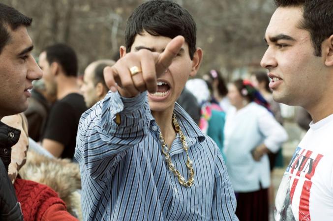 东欧“新娘市场”：被明码标价的未成年少女