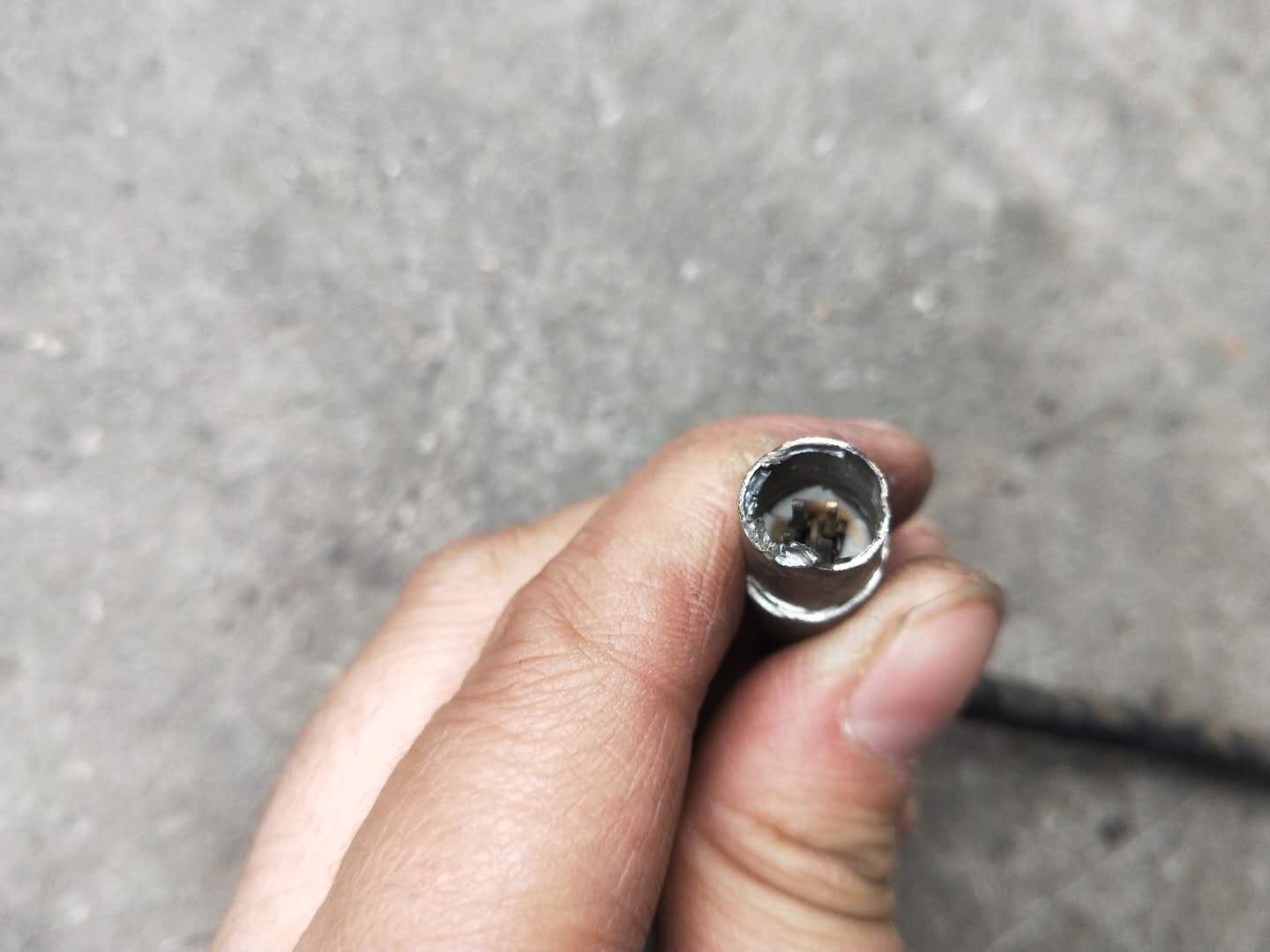 氧传感器故障灯亮消码过一天又亮,故障灯亮显示氧传感器问题