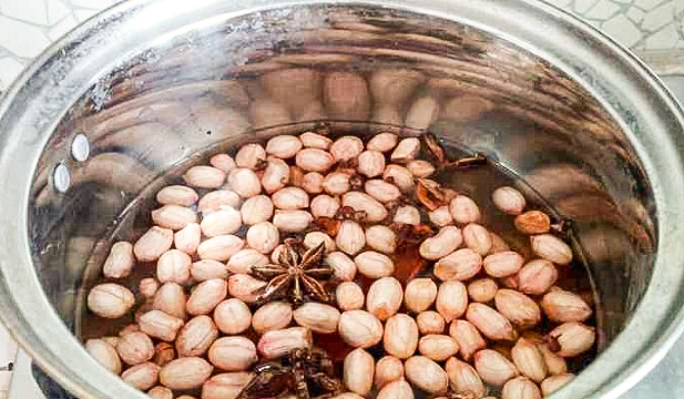 煮花生青菜凉拌,煮花生要怎么才不会黏黏的