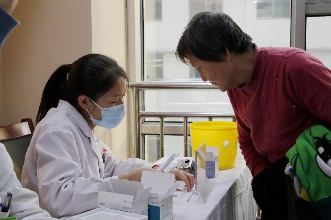 如果腹部一直疼怎么办,如果感到腹部右侧疼痛是怎么回事