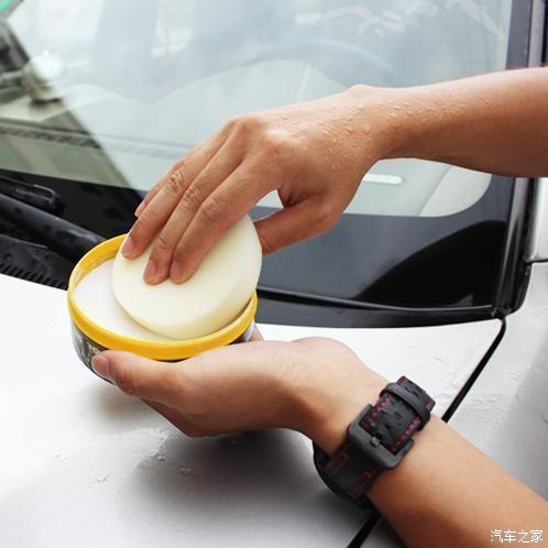 汽车玻璃不贴年检标志可以吗,汽车前挡风玻璃年审贴如何清理