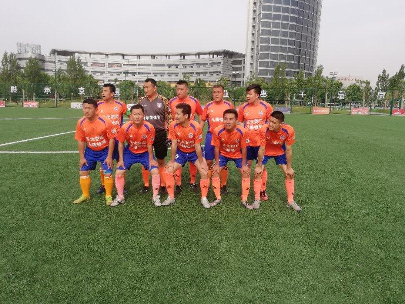 *安泰**甲级联赛太平鸟4连胜领跑积分榜，公交公司6比2大胜