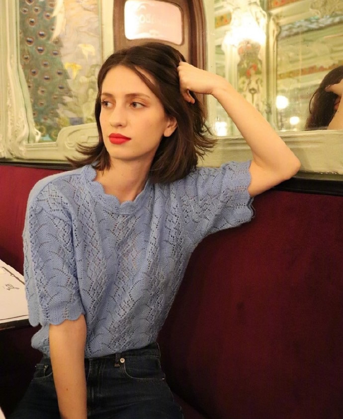 法国女人穿衣服为什么这么好看啊,法国精致女人穿着打扮